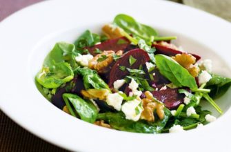 Салат из свеклы с сыром фета и грецкими орехами