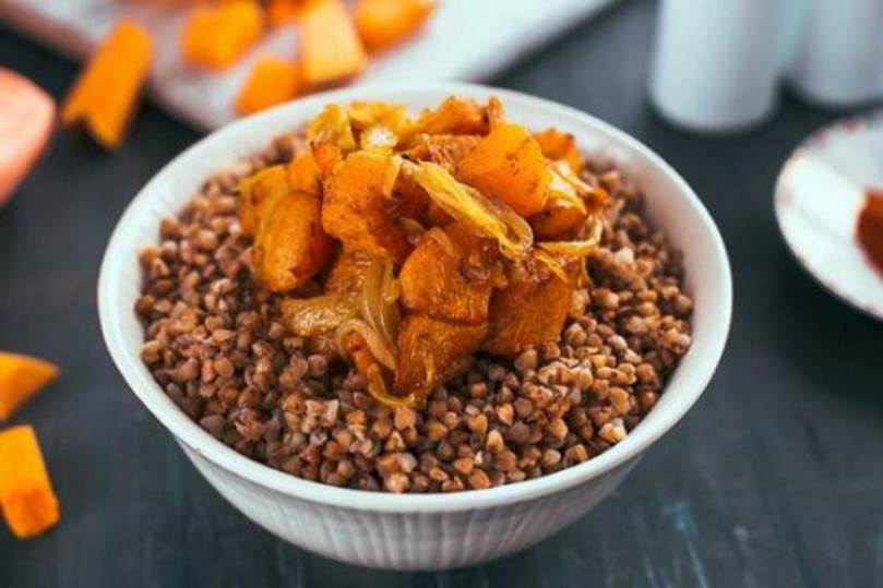 Гречневая каша с тыквой и куриным филе