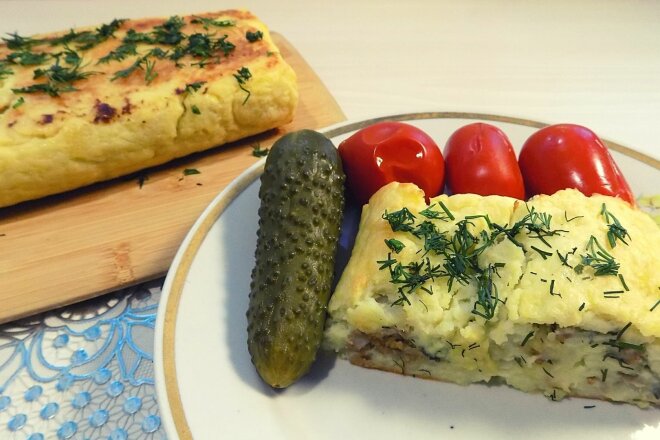 Рулет из картофельного пюре с сыром и мясным фаршем, рецепт с фото и видео