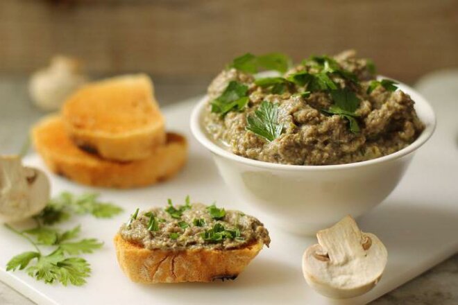 Сливочный паштет из утиной печени с грибами, рецепт с фото