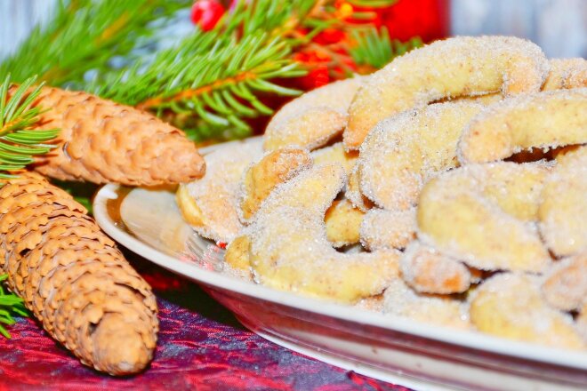 Ванильные рогалики из песочного теста с миндалем, рецепт с фото