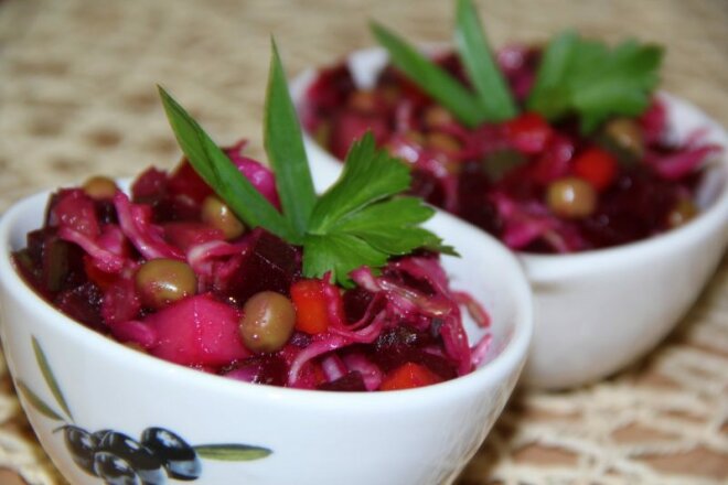 Винегрет со свежей капустой, картофелем и горошком, рецепт с фото и видео