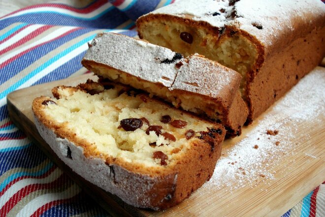 Сладкий хлеб с изюмом на молоке в духовке, рецепт с фото
