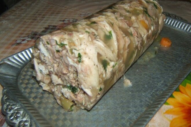 Домашний куриный рулет с грибами и луком, рецепт с фото