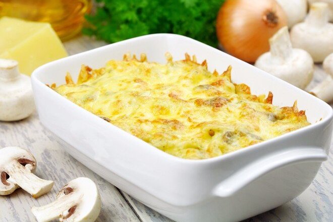 Постная картофельная запеканка с помидорами и грибами, рецепт с фото