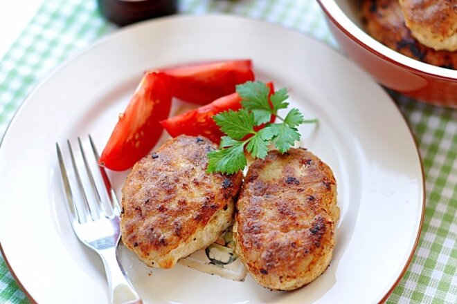 Котлеты в сухарях с медовым соусом Котлеты в сухарях с медовым соусом, рецепт с фото