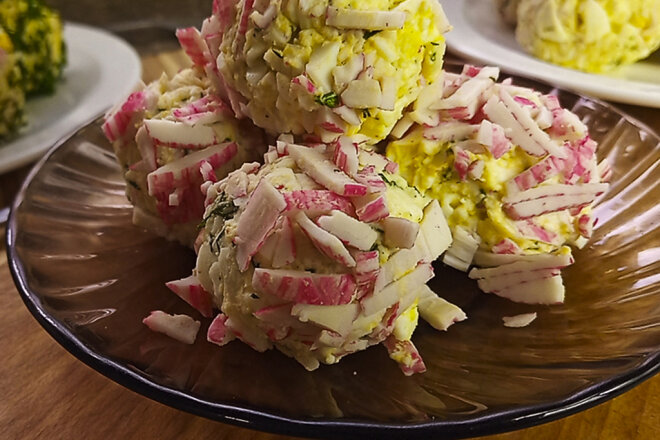 Крабовые шарики с плавленым сыром, яйцом и чесноком, рецепт с фото и видео