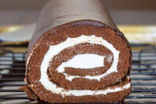 Шоколадные рулетики со сливочным сыром, рецепт с фото