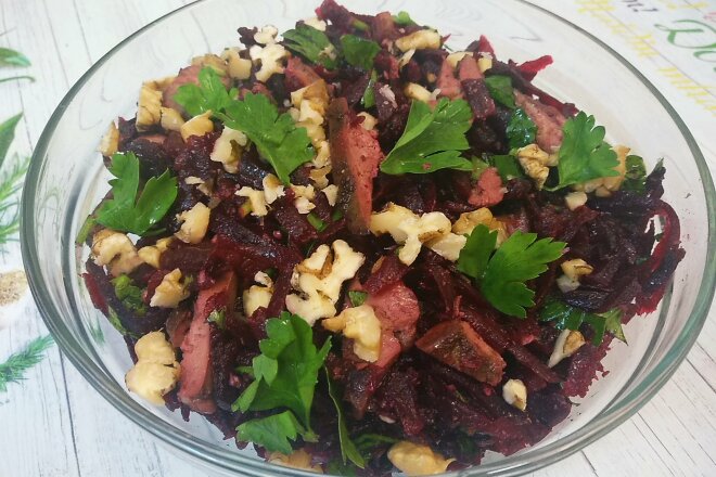 Салат из свеклы с печенью и грецкими орехами, рецепт с фото пошагово и видео