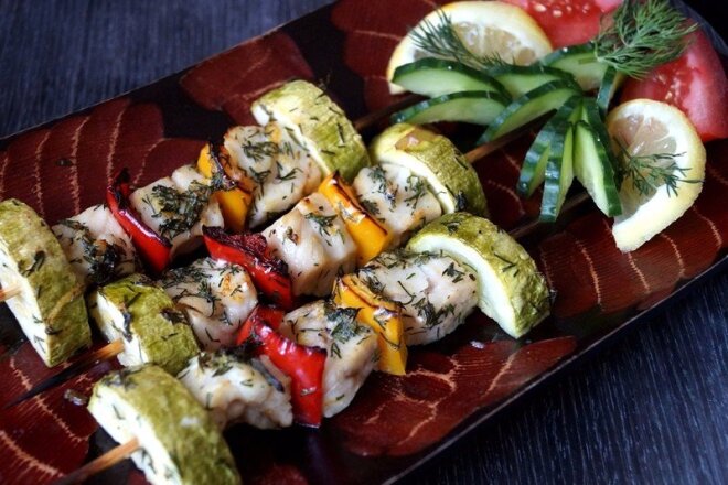 Рыбные шашлычки с кабачком и перцем, рецепт с фото пошагово