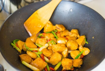 Курица гунбао с перцем чили и чесноком, рецепт с фото пошагово