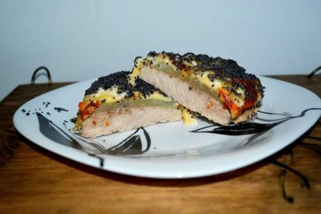Свинина с грушей и маком под сыром, рецепт с фото