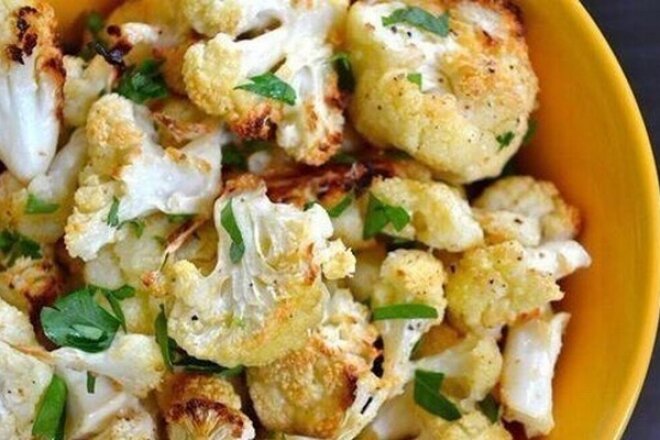 Цветная капуста с пармезаном и чесноком в духовке, рецепт с фото