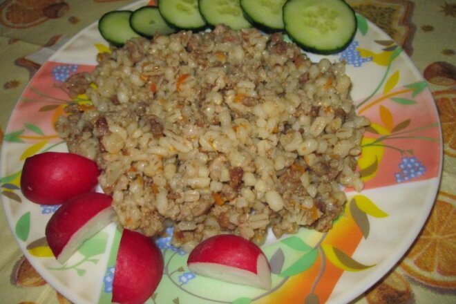 Перловка с говяжьей тушенкой без замачивания, рецепт с фото