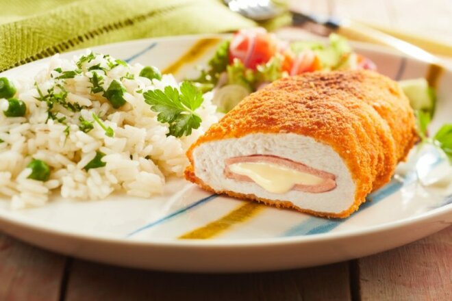 Куриное филе с сыром и ветчиной Le Cordon Bleu, рецепт с фото