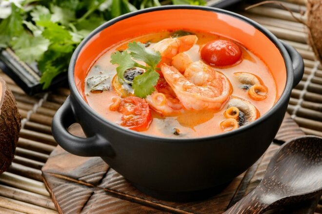 Солянка с креветками и каперсами, рецепт с фото
