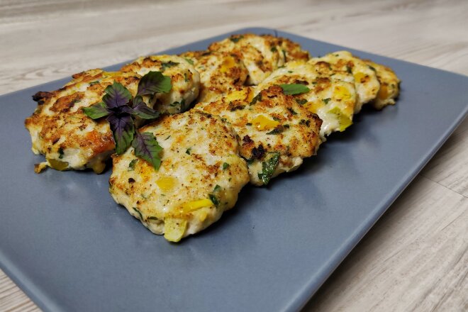 Куриные котлеты с овощами на сковороде Куриные котлеты с овощами на сковороде, рецепт с фото и видео