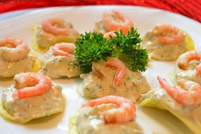 Закуска с креветками и сыром на чипсах, рецепт с фото и видео